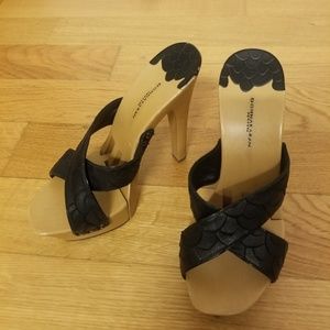 Donna Karan womens high heel platforms size 7 (37)